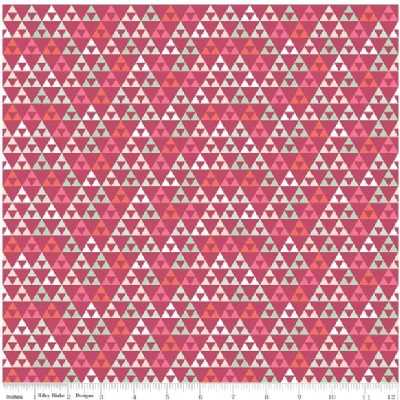 Riley Blake Designs - On Trend - Triangle in Raspberry Metallic